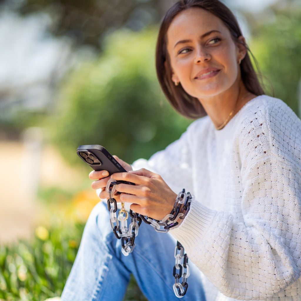 Andie crossbody chain link phone strap